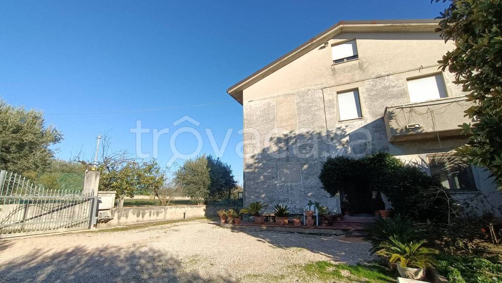 Villa Bifamiliare in vendita a Civitanova Marche contrada Piane Chienti