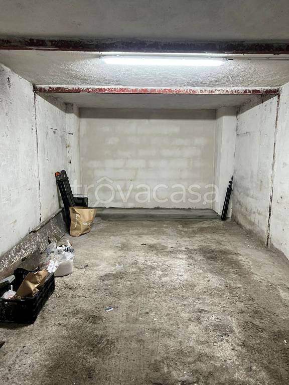 Garage in affitto ad Angri corso Italia, 35