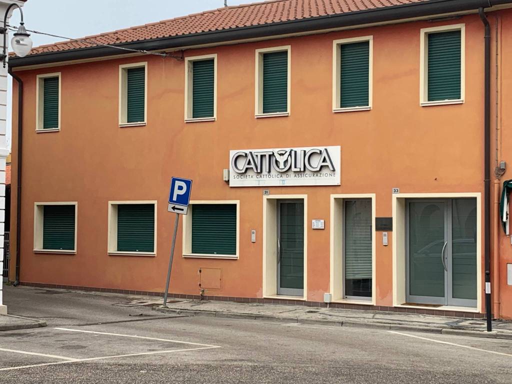 Ufficio in in vendita da privato a Pernumia via del Castello, 31