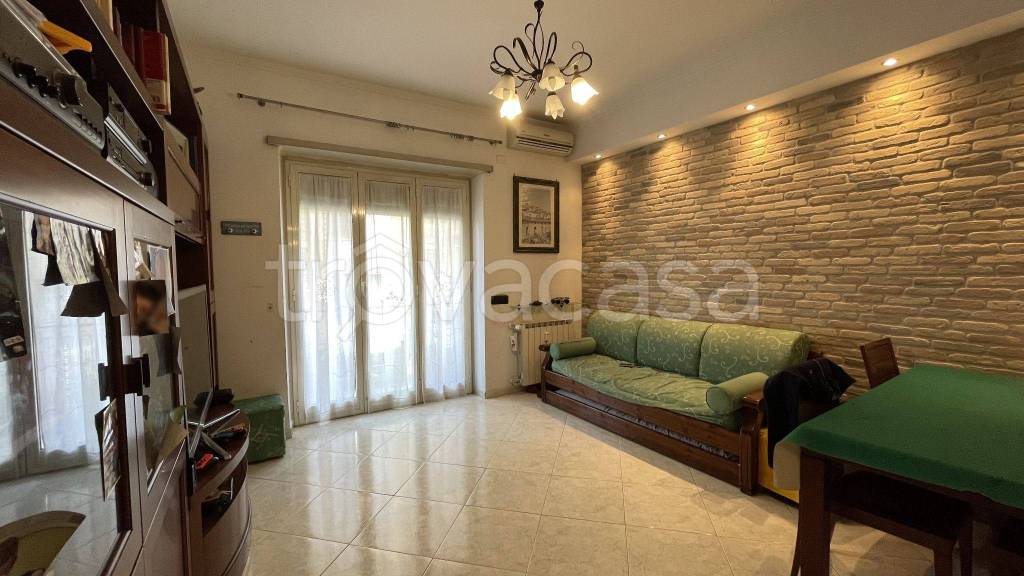 Appartamento in in vendita da privato a Roma via Sarnano, 30