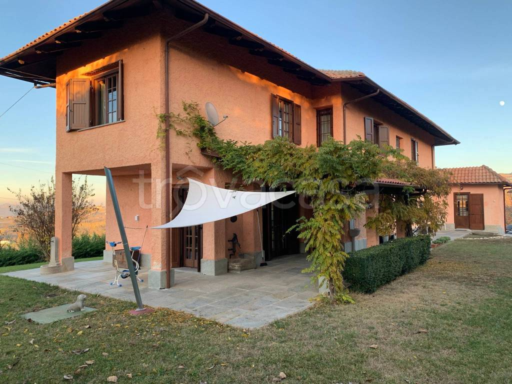 Villa in vendita a Cherasco via La Morra, 62