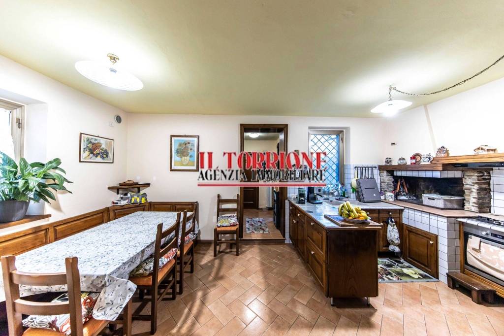 Villa Bifamiliare in vendita a Pescia via Giovanni Boccaccio