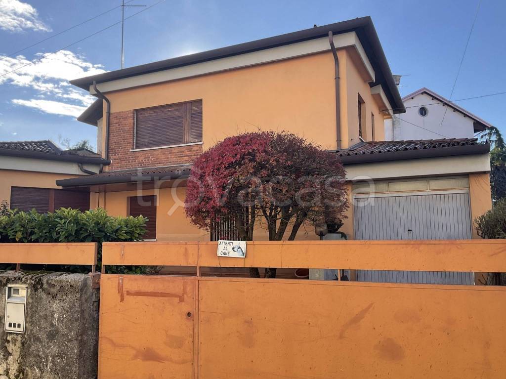 Villa in vendita a Cividale del Friuli via Borgo San Domenico, 37