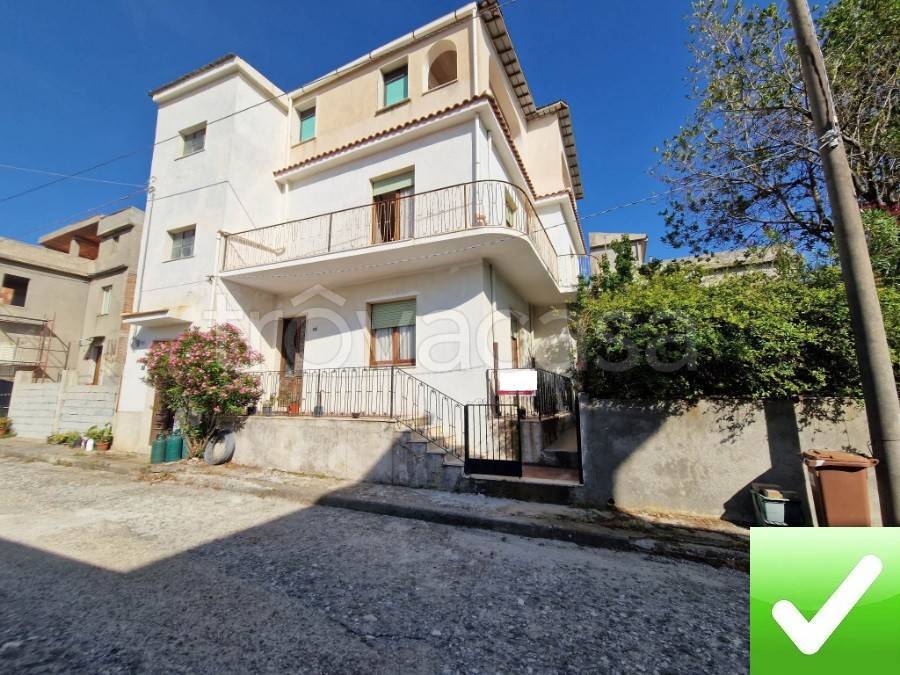 Villa in vendita a Melito di Porto Salvo via Pitasi, 24