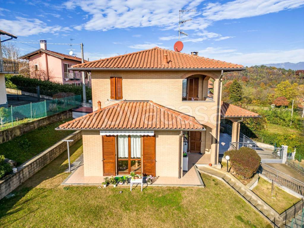 Villa in vendita a Casale Litta via Don Carlo Murena, 6