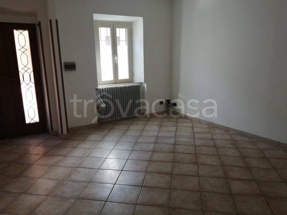 Appartamento in vendita a Fara in Sabina via Borgo Nuovo