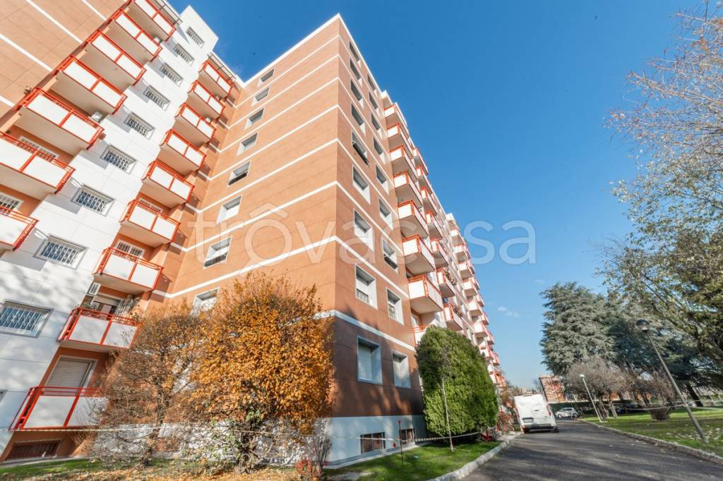 Appartamento in vendita a Milano via Guido De Ruggiero, 33