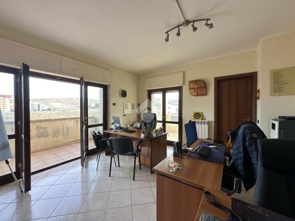 Appartamento in vendita a Crotone via inghilterra, 1