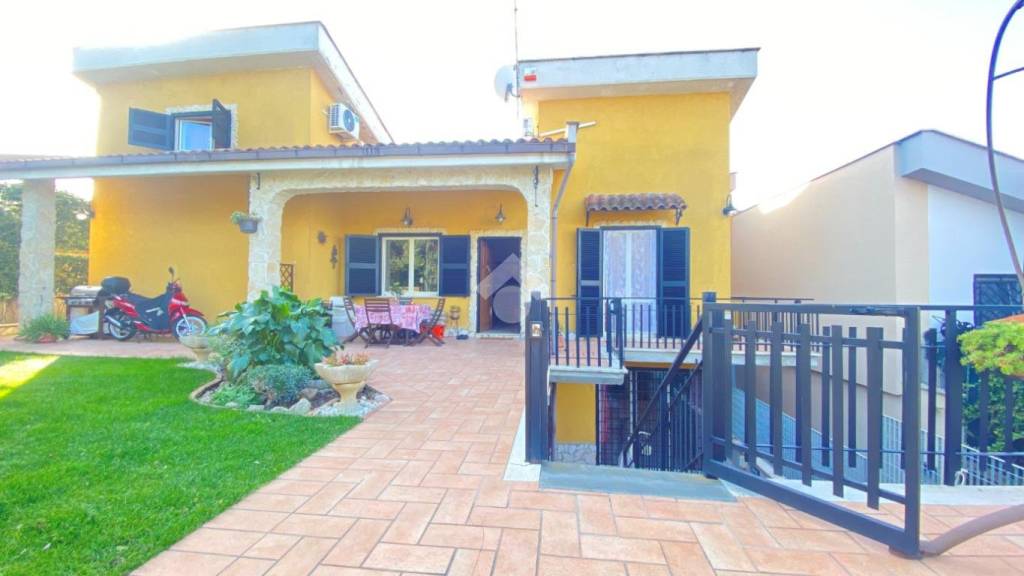 Villa Bifamiliare in vendita a Guidonia Montecelio via andromeda, 13