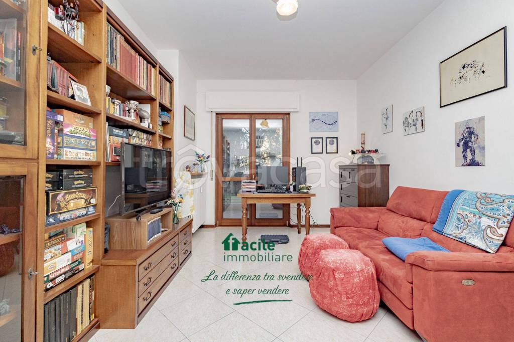Appartamento in vendita a Vimercate via Luigi Cadorna, 17, 20871 Vimercate mb, Italia