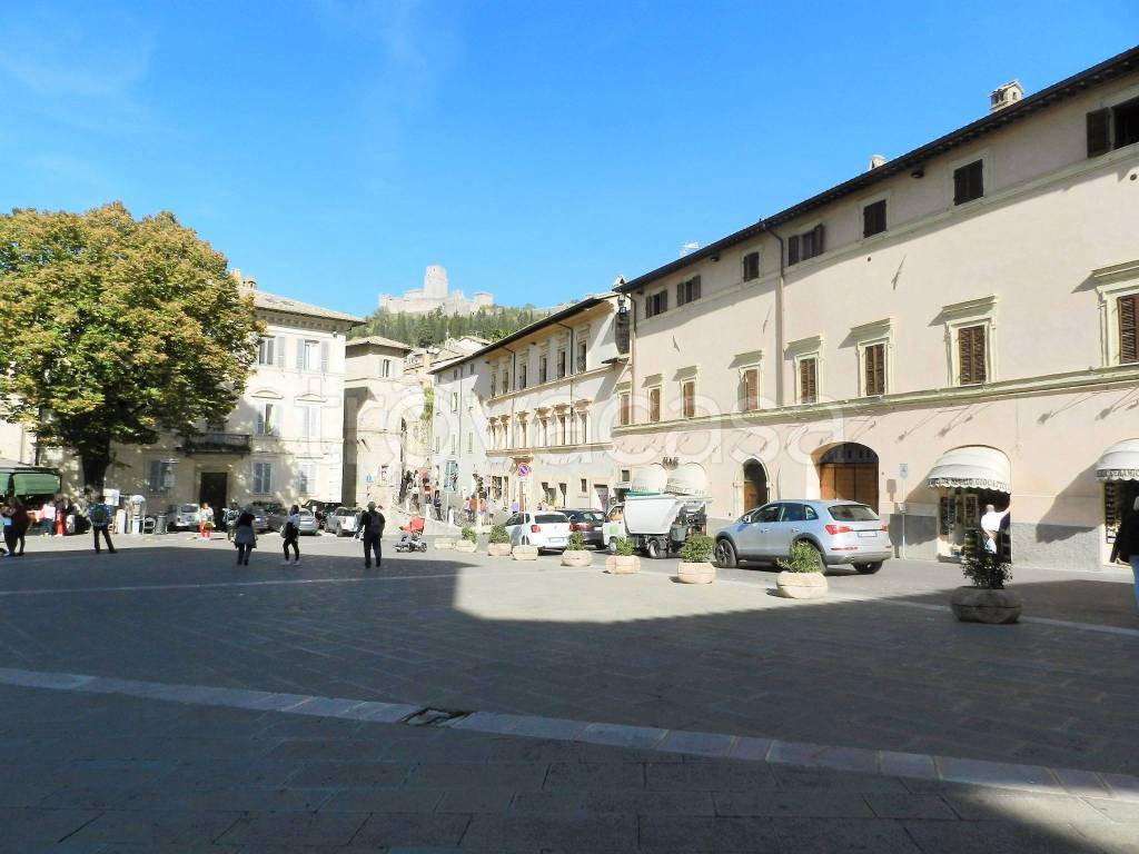 Appartamento in affitto ad Assisi via Santa Chiara, 3