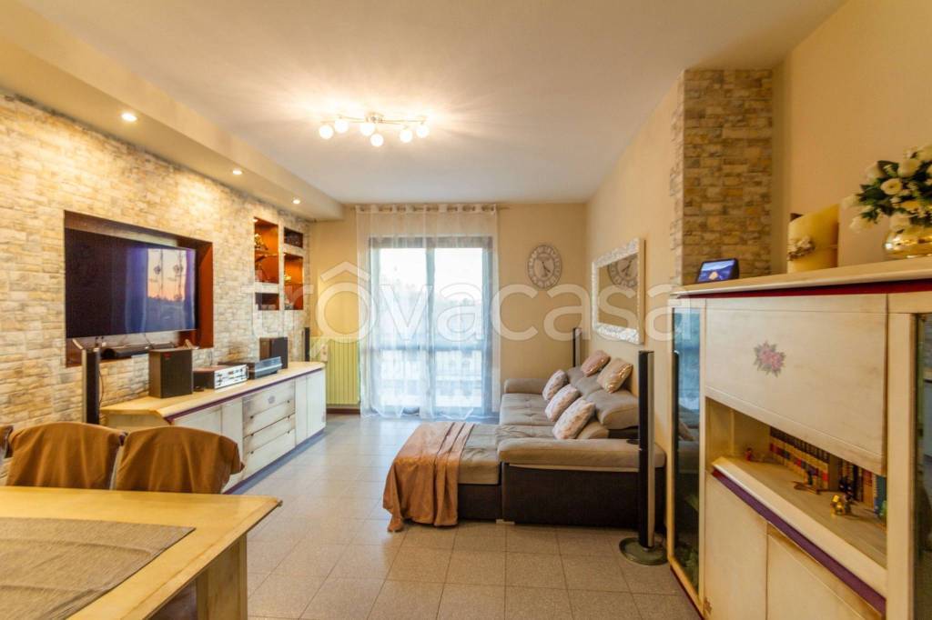 Appartamento in vendita a Viganò via Alessandro Manzoni, 9