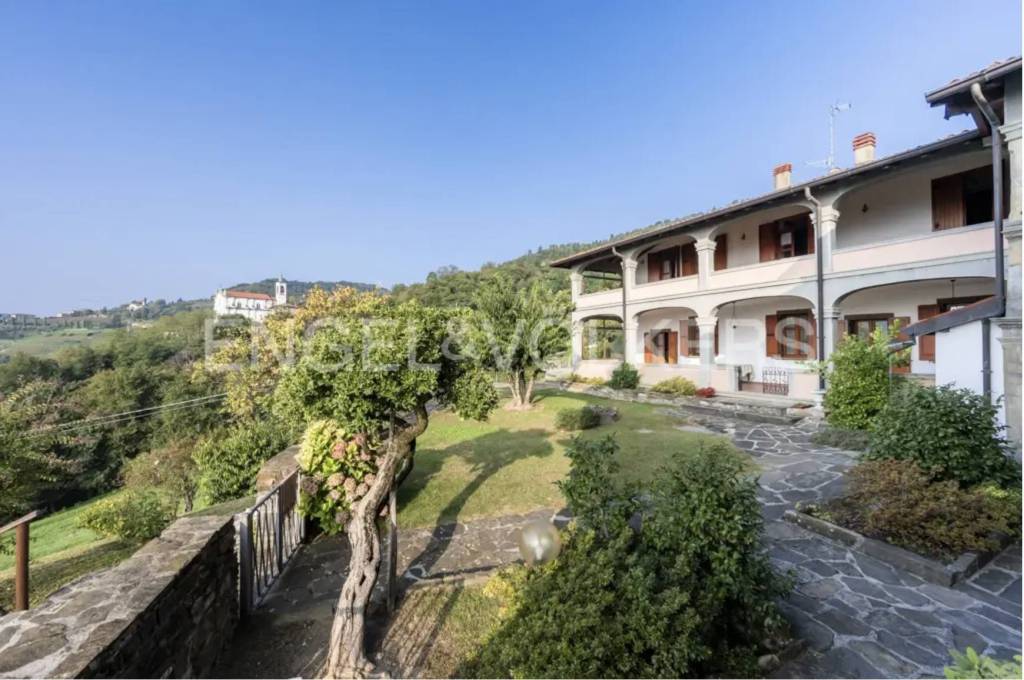 Villa in vendita a Pontida via Nicolò Rezzara, 138