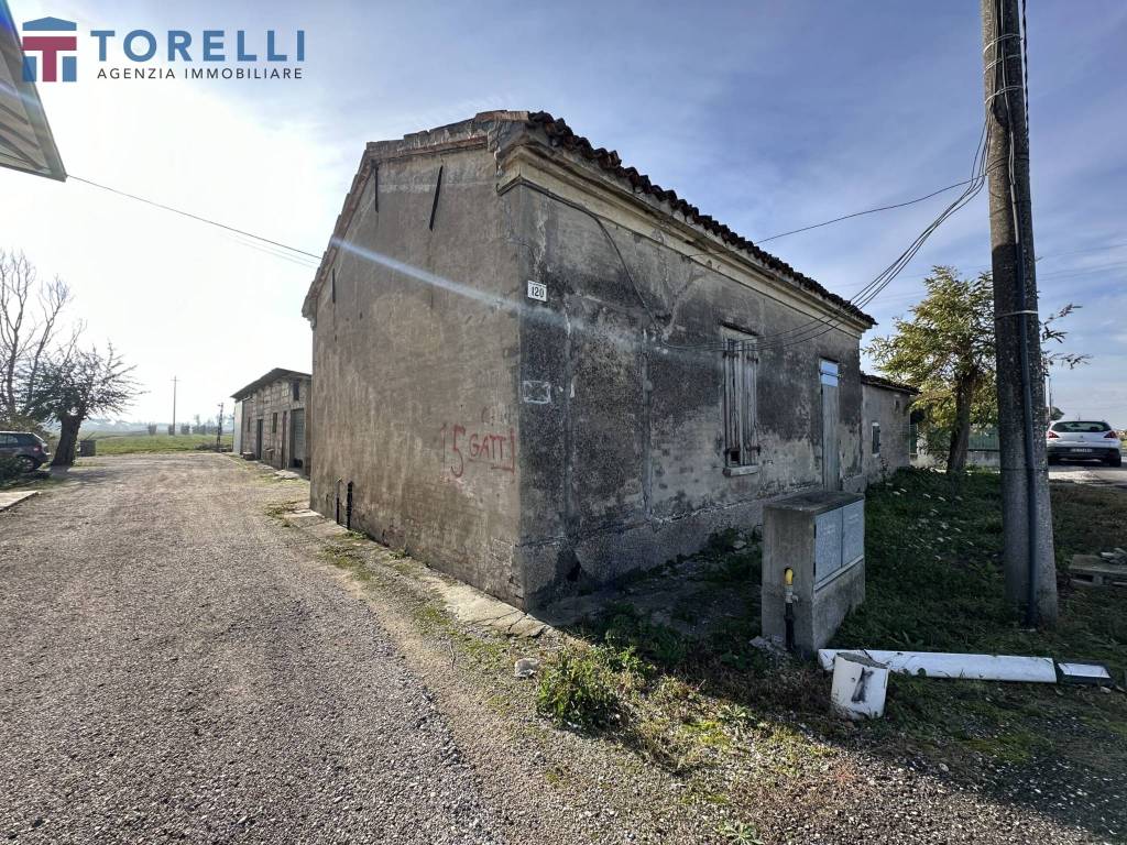 Casa Indipendente in vendita a Cesenatico via Campone Sala, 120
