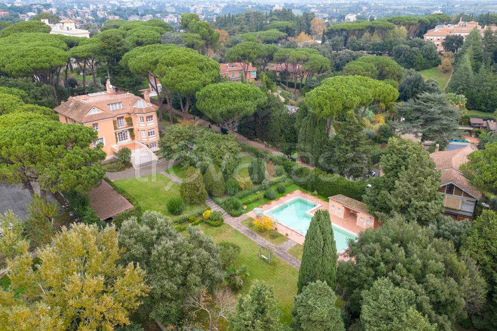 Villa in vendita a Roma via della Camilluccia