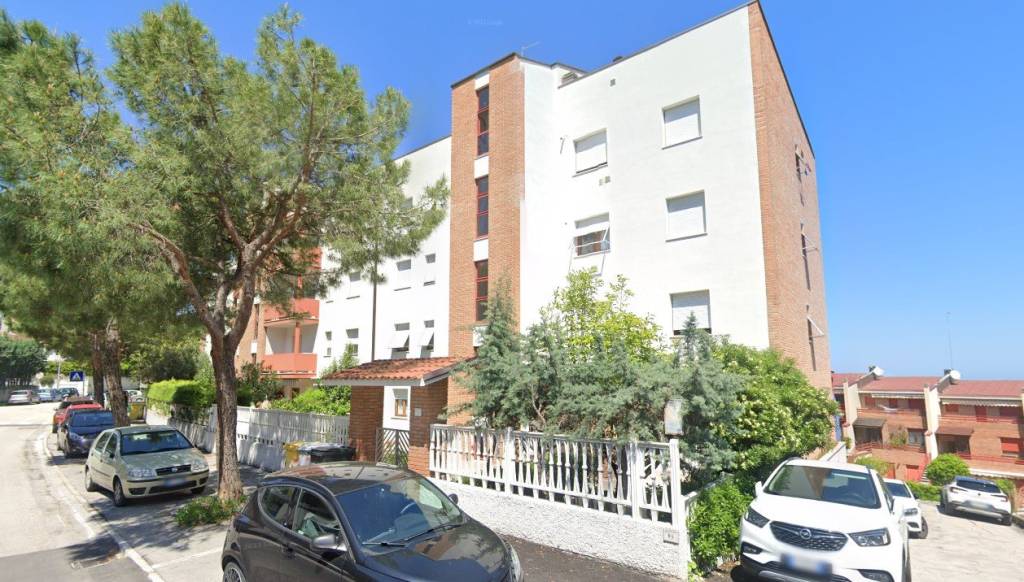 Appartamento in vendita a Falconara Marittima via Emilia, 6