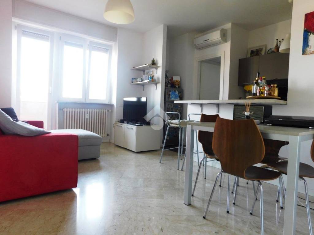 Appartamento in affitto a Milano via Andrea Solari, 43