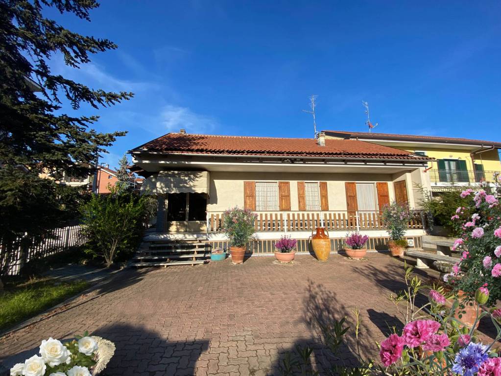 Villa in vendita a Moncalieri strada Genova