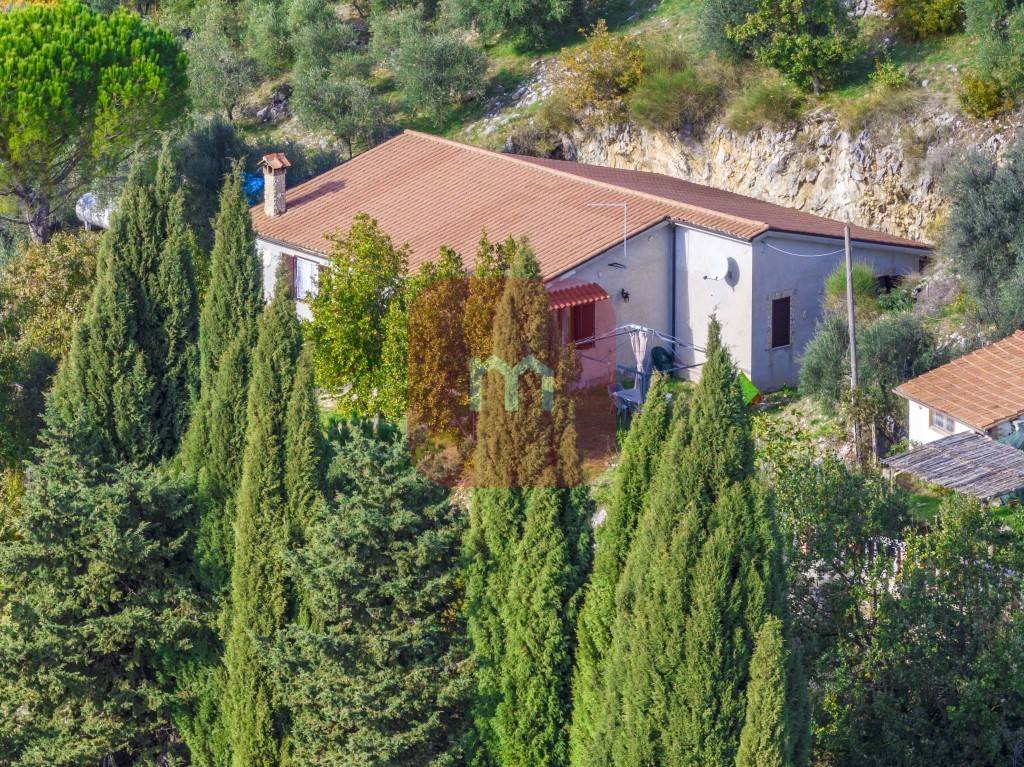 Villa in vendita a Poli via dei Fraticelli