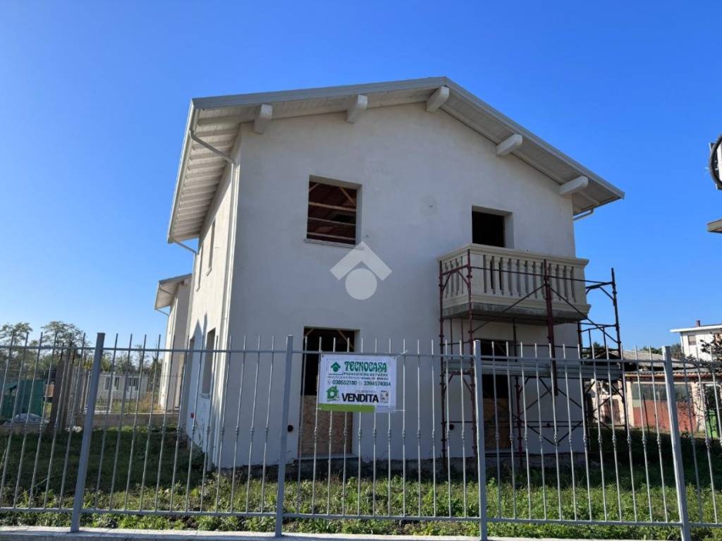 Villa in vendita a Broni via s. Saluto