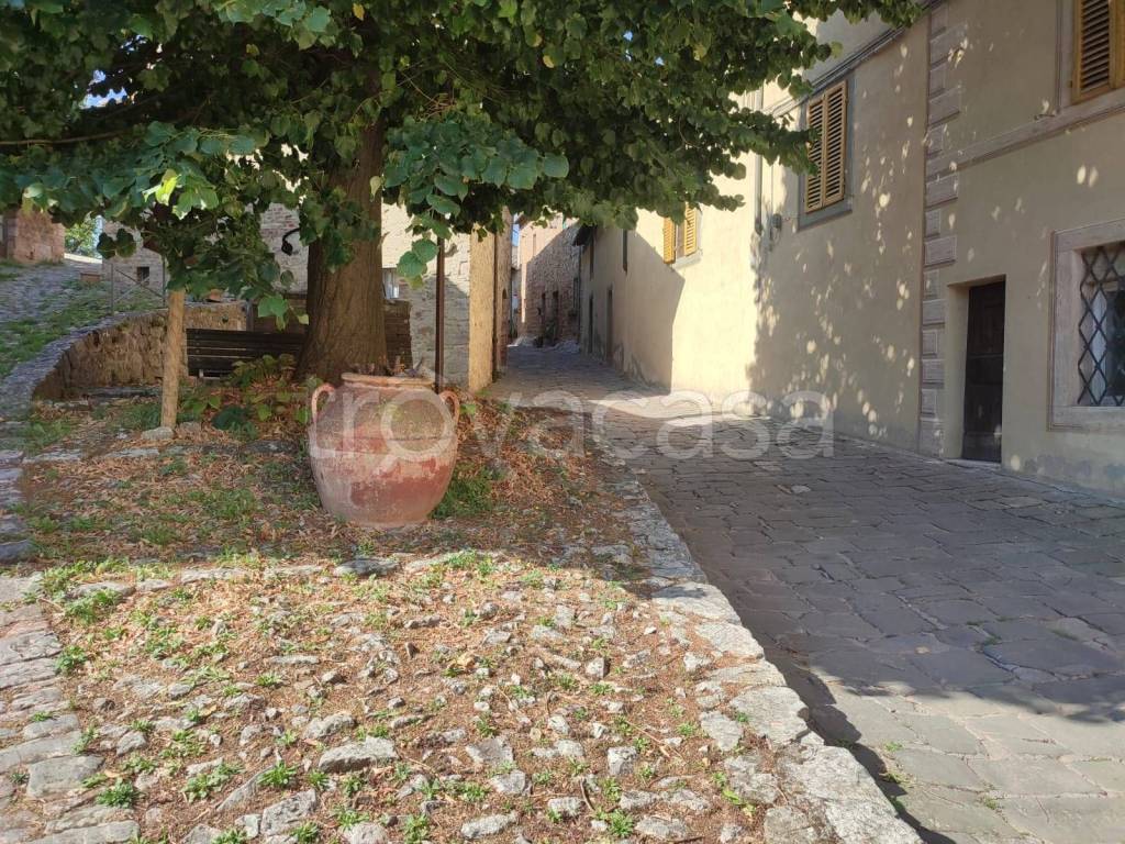 Appartamento in vendita a Castiglione d'Orcia via Borgo Maestro, 76
