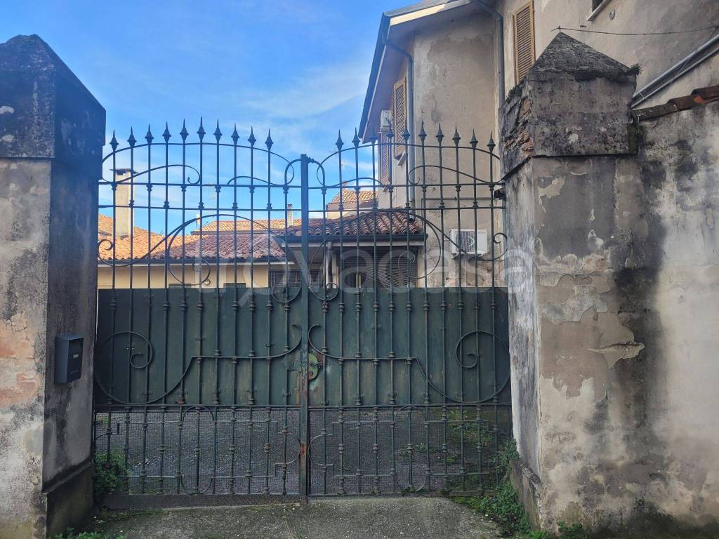Villa Bifamiliare in in vendita da privato a Gambara via Giuseppe Garibaldi, 77