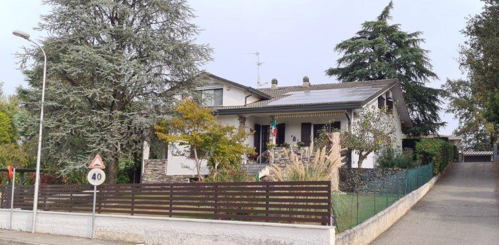 Villa Bifamiliare in vendita a Chieve via San Rocco
