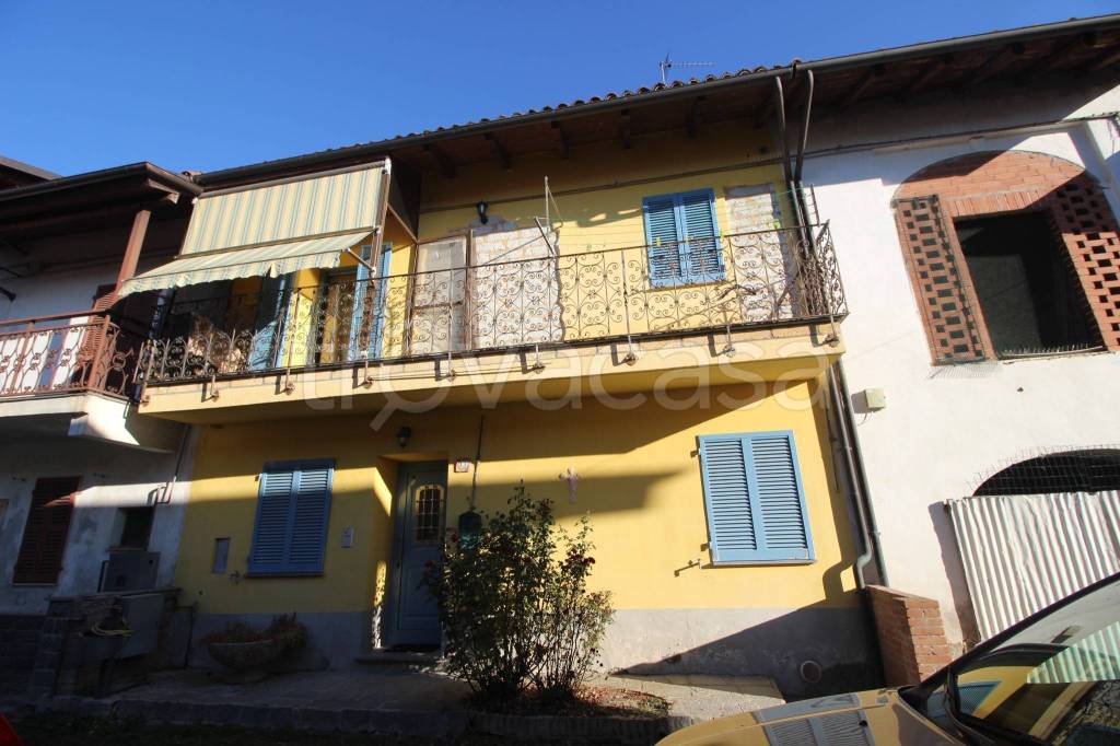 Villa in vendita a Camino via della Parrocchia, 11