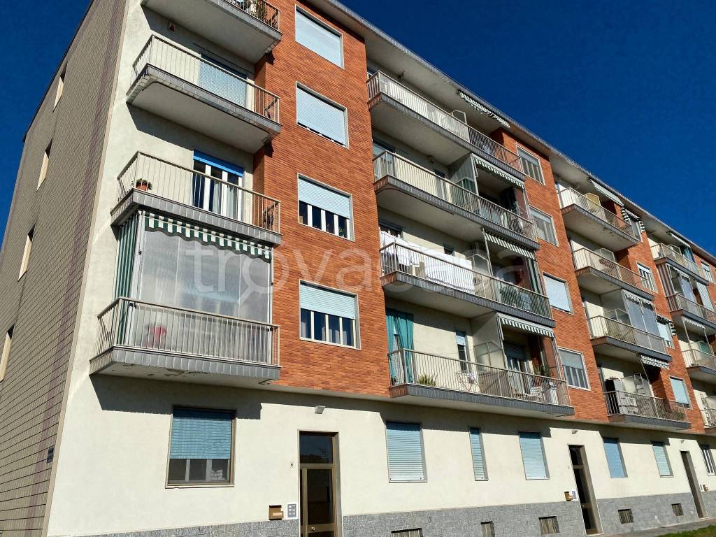Appartamento in vendita a Beinasco via Nino Bixio, 12