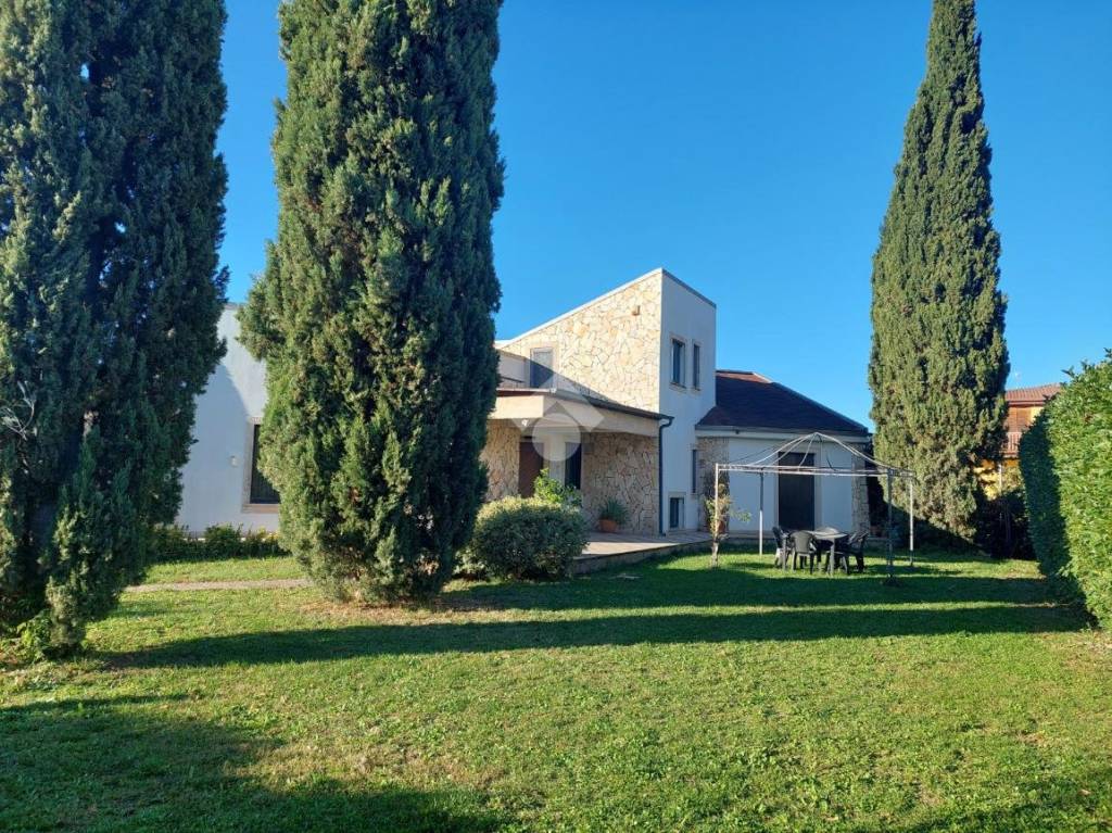 Villa in vendita a Guidonia Montecelio monte bianco