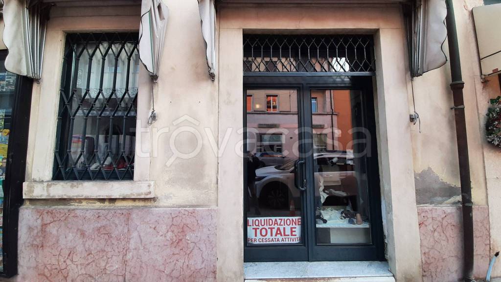 Negozio in affitto a Isola della Scala via Giuseppe Garibaldi, 15