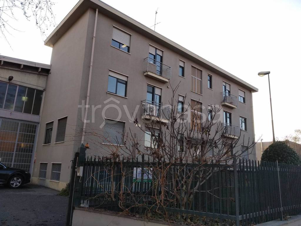 Ufficio in affitto a Moncalieri via Fortunato Postiglione, 10