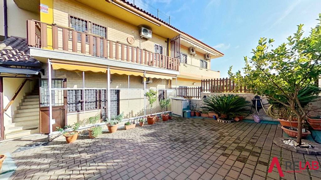 Appartamento in vendita a Roma via Bottidda, 16