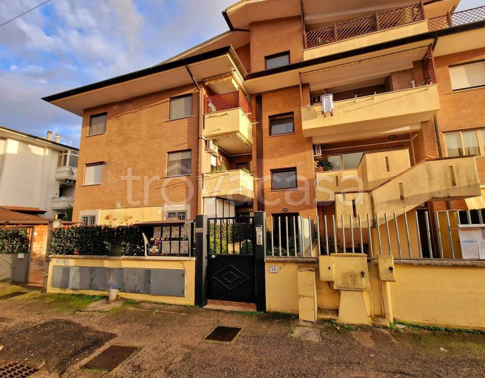 Appartamento in vendita a Pontinia via Alcide De Gasperi