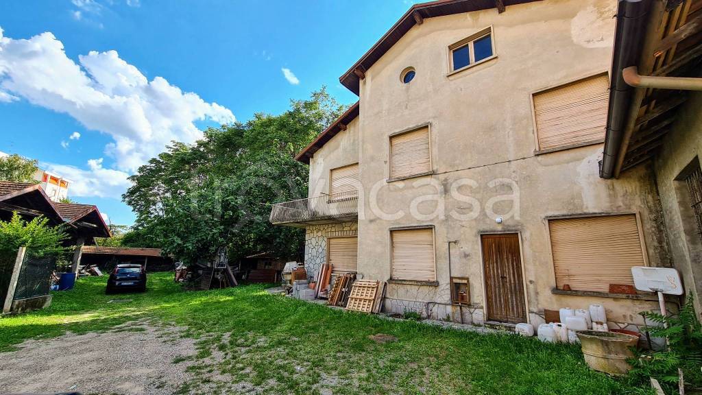 Villa in vendita a Gallarate via mottarone, 7