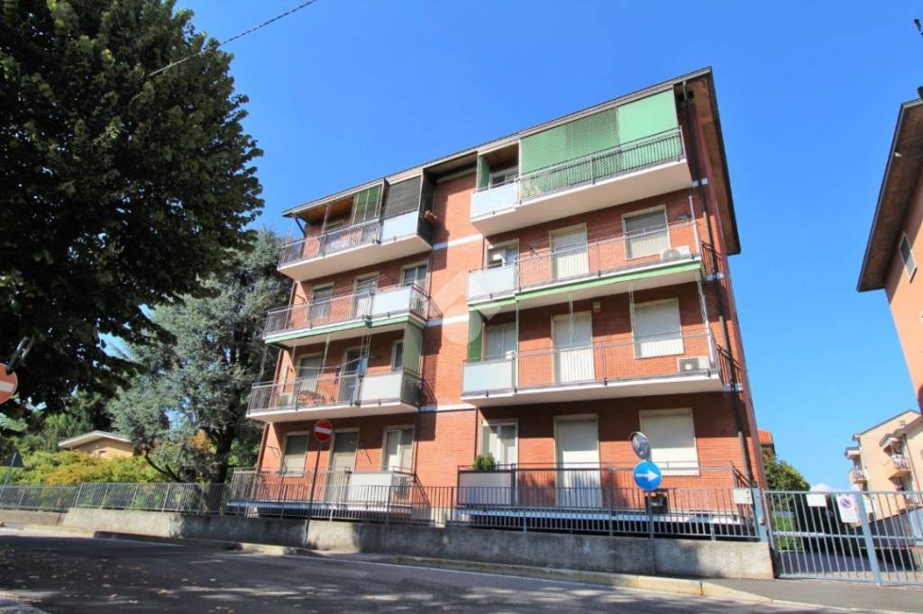 Appartamento in vendita a Carnate via Carlotta Banfi Premoli