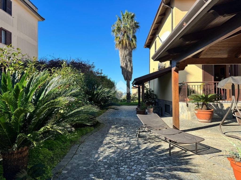 Villa Bifamiliare in vendita a Giugliano in Campania via s. Nullo, 180