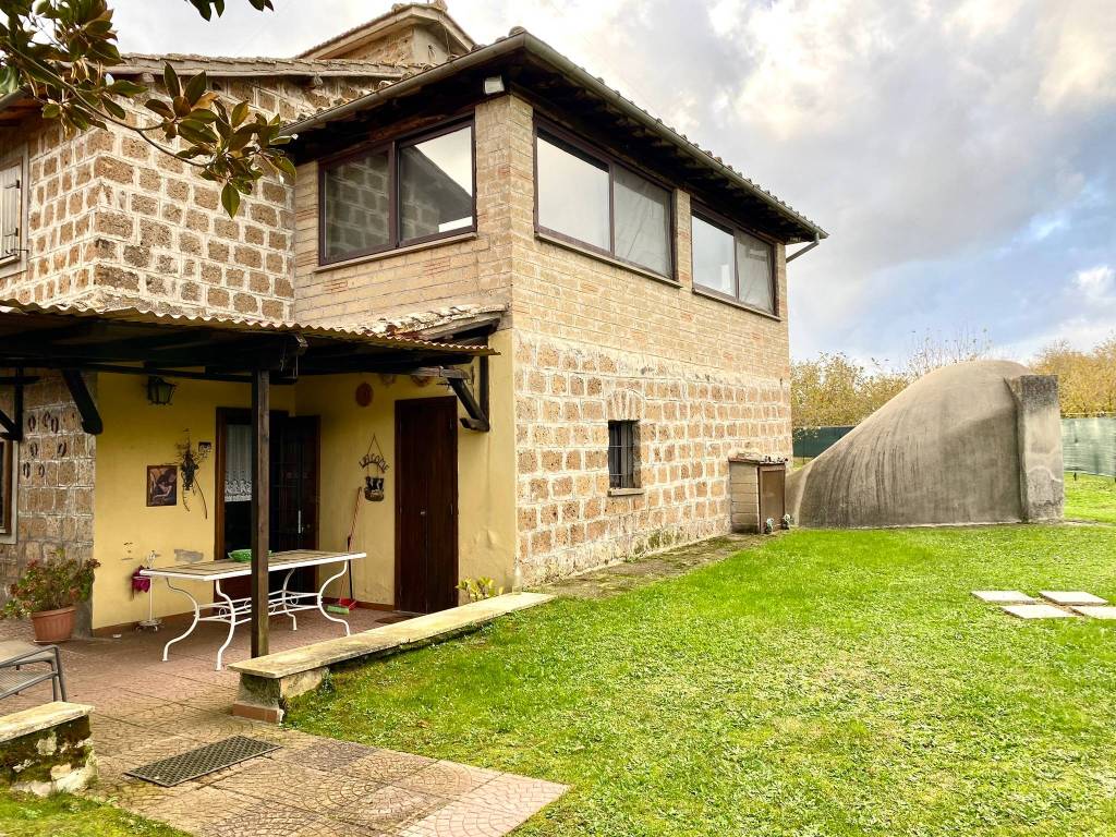 Villa in vendita a Capranica via Alcide De Gasperi, 60