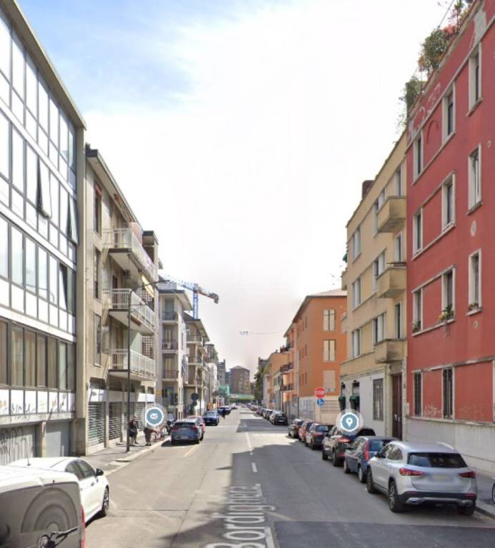 Appartamento in vendita a Milano via Bordighera 21