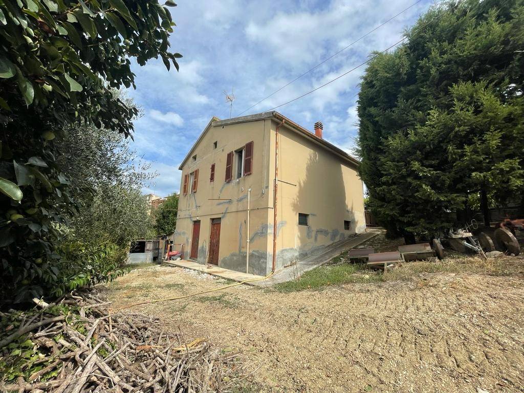 Villa Bifamiliare in vendita a Mondolfo via Vandali