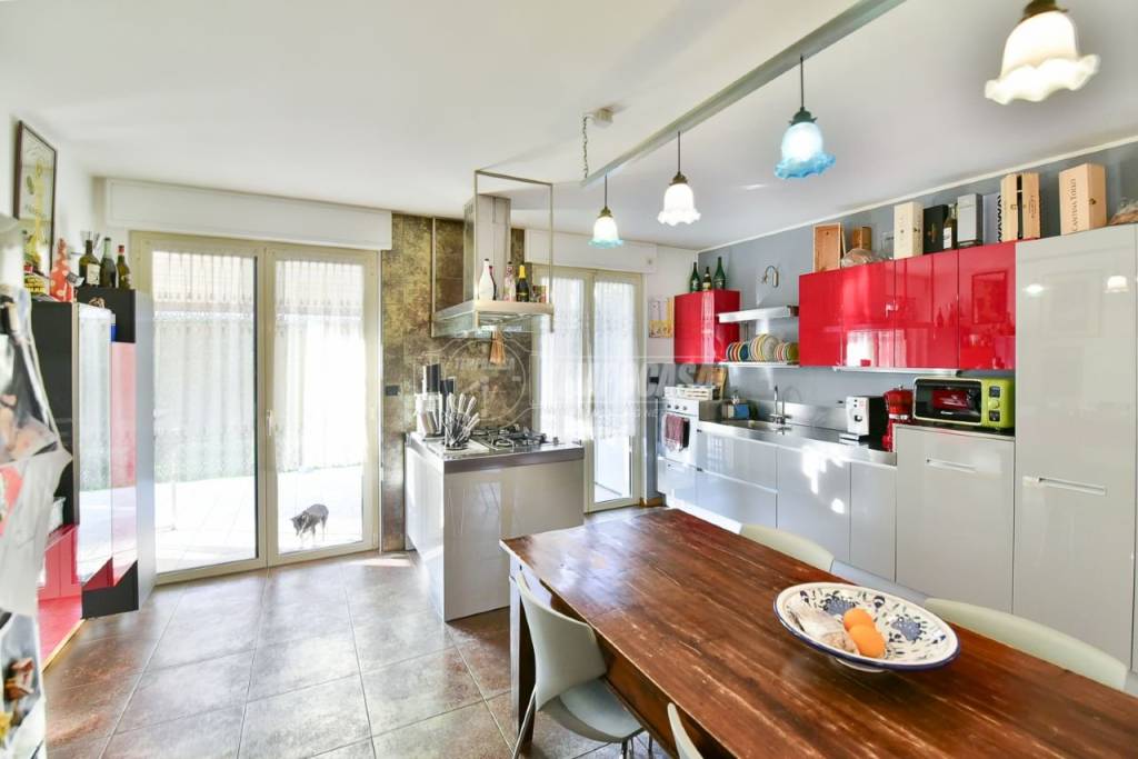 Appartamento in vendita ad Albese con Cassano via Montorfano 14/c