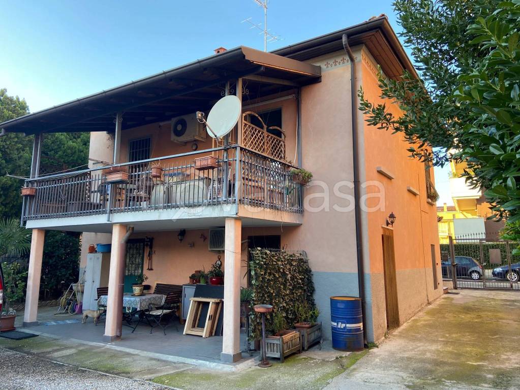 Villa in vendita a Cormano via Balossa, 5
