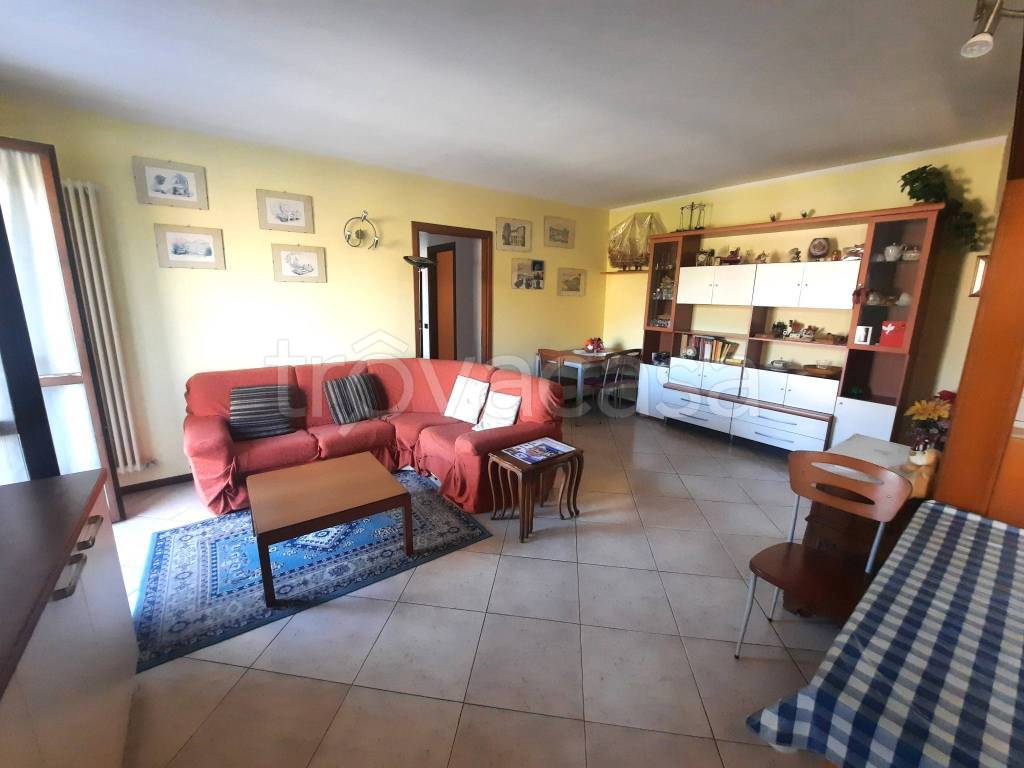 Appartamento in vendita ad Almenno San Bartolomeo via Giuseppe Ungaretti, 32