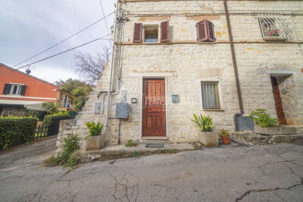 Casa Indipendente in vendita a Sirolo via Molini II 26