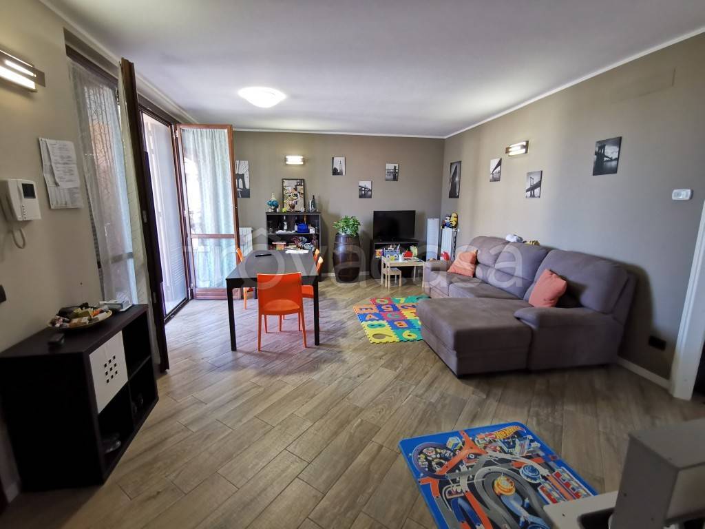 Appartamento in vendita a Rivolta d'Adda via Luigi Calabresi