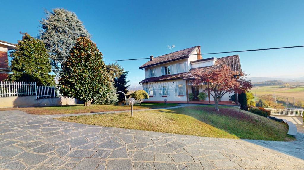 Villa in vendita a Bra via Cherasco, 41