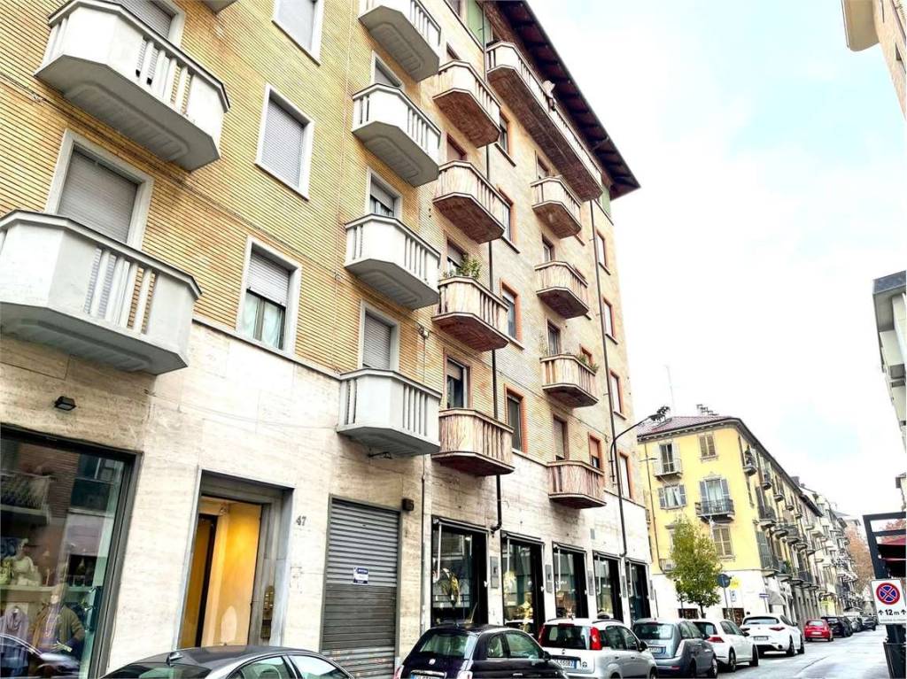 Negozio in affitto a Torino via Vespucci, 47