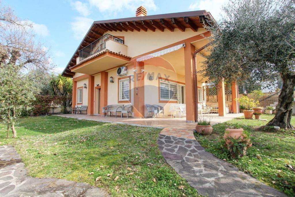 Casa Indipendente in vendita a Sant'Angelo Romano via tevere, 18