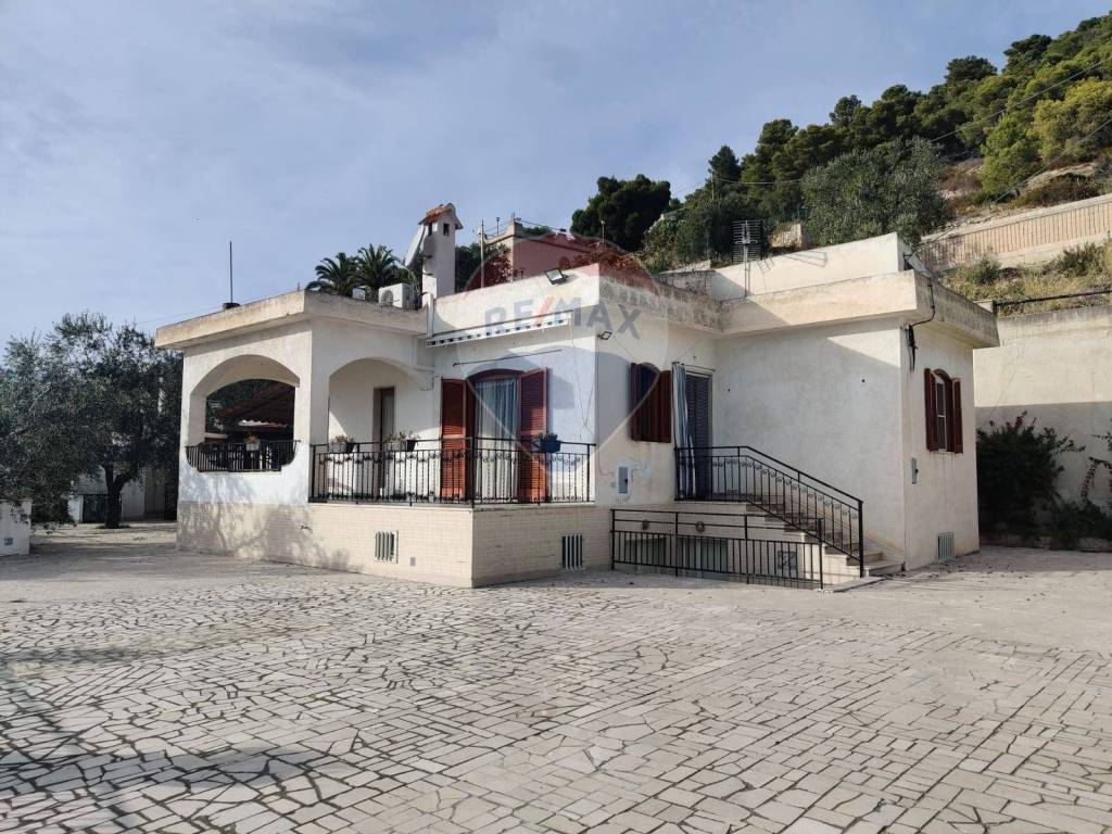 Villa in vendita a Mattinata contrada Gravaglione