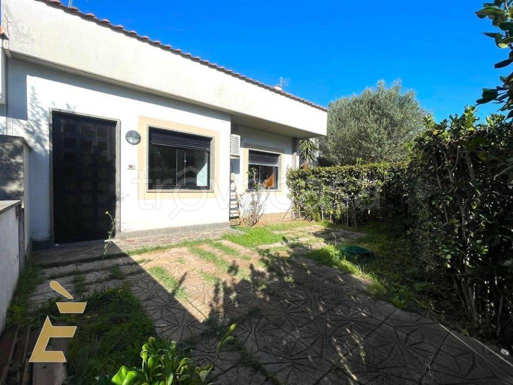 Villa a Schiera in vendita ad Ardea viale Corona Australe